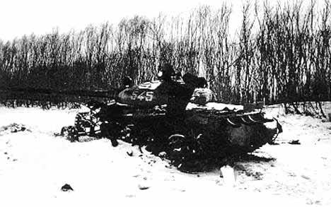 
Chiếc T-62 bị lính Trung Quốc bắn cháy
