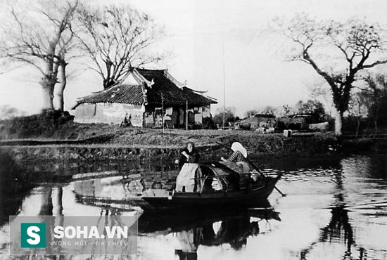 
Một ngôi miếu thờ thần đất ở Tô Châu, được chụp vào năm 1932.
