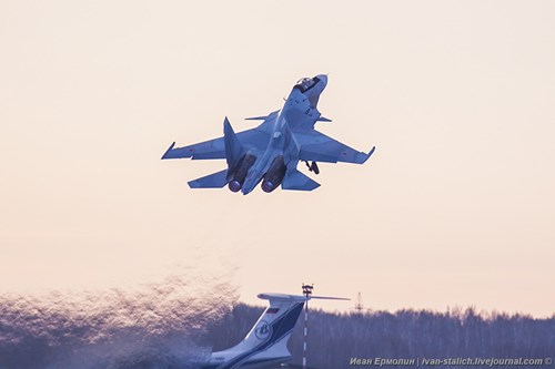 
Chiến đấu cơ Su-30SM được đưa vào biên chế trong khoảng năm 2013 - 2014.
