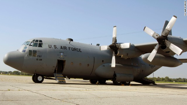 
..., máy bay vận tải C-130 Hercules...
