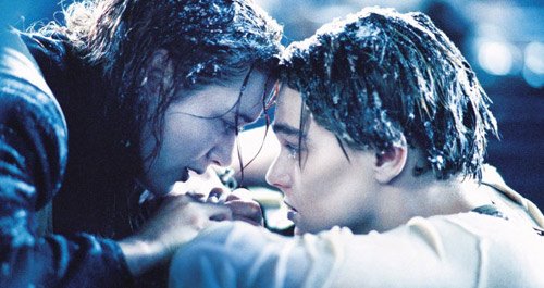 
“Mối tình” lãng mạn giữa Leonardo DiCaprio và Kate Winslet nổi tiếng nhất qua bộ phim kinh điển Titanic. Trong phim, mối tình kết thúc bi thảm giữa chàng Jack và nàng Rose đã lấy không nhiều nước mắt của khán giả.
