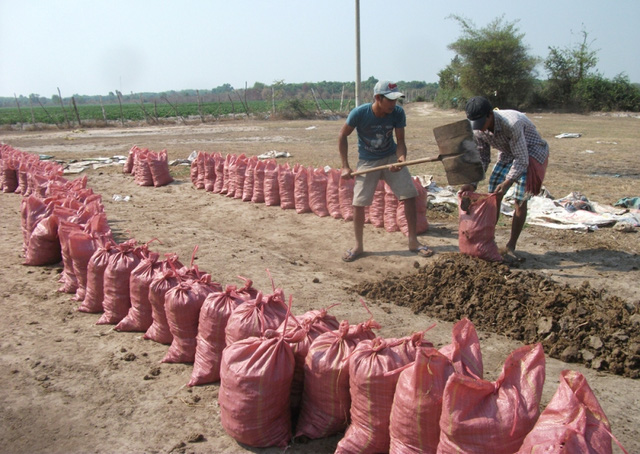 Tâm trạng chung của các hộ dân, đó là chính sách bồi thường, áp giá của UBND huyện Củ Chi, có nhiều vấn đề khúc mắc, không công bằng… khiến họ suốt 11 năm qua đi khiếu nại, khiếu kiện kéo dài mà vẫn chưa có hồi kết.