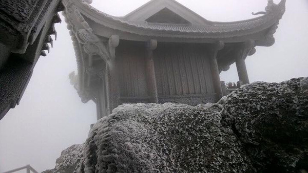 Chùa Đồng của núi Yên Tử bao phủ tuyết trắng là một trong những hình ảnh được chia sẻ nhiều nhất ngày hôm qua.