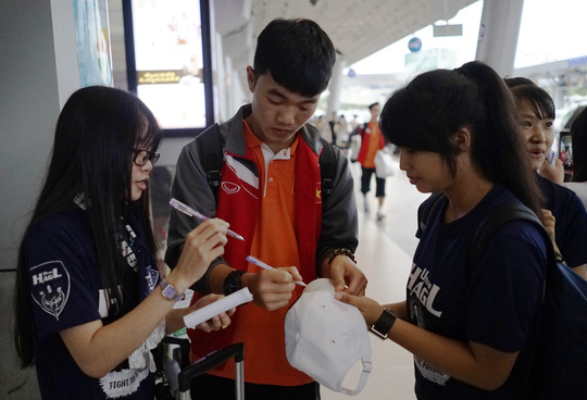 
Xuân Trường vẫn chưa thể xuất ngoại để hội quân với Incheon United.
