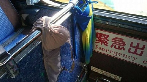 
Du khách Trung Quốc đại lục từng phơi hàng loạt nội y ra cửa sổ, ghế ngồi của xe khách khiến tài xế người Đài Loan tái mặt.
