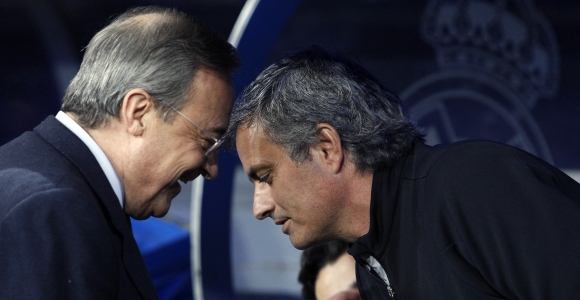 Chủ tịch Perez của Real cũng đang hy vọng có thể lôi kéo Mourinho về Bernabeu.