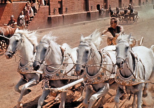 
Judah Ben-Hur tham gia đua ngựa
