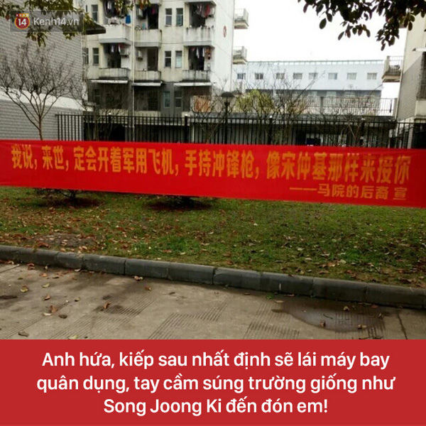 
Những khẩu hiệu ăn theo cơn sốt Hậu duệ của mặt trời, bộ phim hiện đang làm mưa làm gió trên khắp các diễn đàn điện ảnh toàn châu Á.
