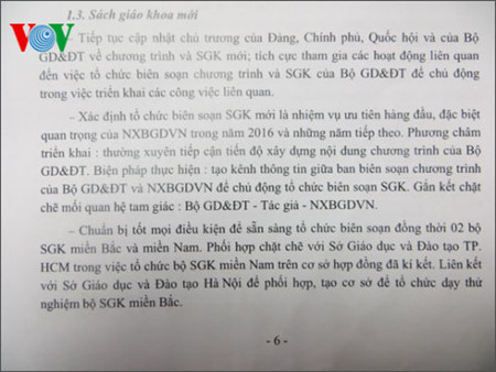 Trang 6 trong cuốn tài liệu ghi rõ việc NXBGDVN chuẩn bị tốt mọi điều kiện để sẵn sàng tổ chức biên soạn đồng thời 2 bộ SGK miền Bắc và miền Nam