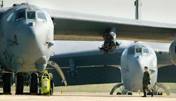 Mỹ đã điều máy bay B-52 đến Hàn Quốc sau khi Triều Tiên tuyên bố thử nghiệm vũ khí hạt nhân.