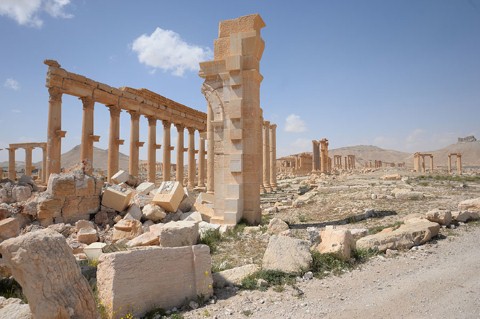 Palmyra có nghĩa là “thành của những cây cọ” (Syria gọi là Tadmur), di sản văn hóa thế giới được Tổ chức Giáo dục, Khoa học và Văn hóa Liên hợp quốc (UNESCO) công nhận, cuối cùng đã có những khoảnh khắc yên bình ngày 27/3 sau khi quân đội Syria cùng với sự hỗ trợ từ các cuộc không kích của Nga đã giành lại kiểm soát khu vực này từ tay IS.