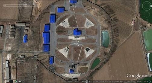 
Ảnh Google Earth: các trận địa tên lửa S-300PМU ở ngoại ô Bắc Kinh
