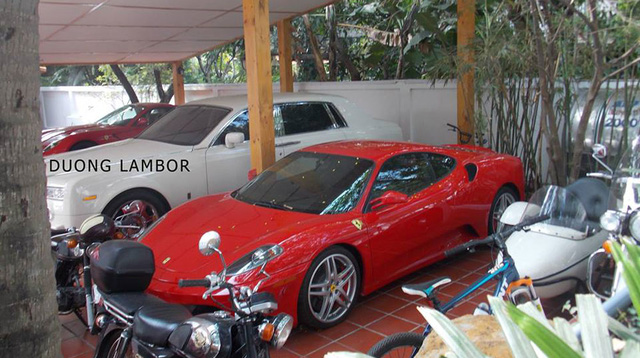 Ferrari F430 tại gara kín tiếng ở quận 2, Tp. Hồ Chí Minh.