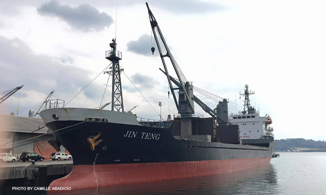 Tàu Jin Teng mới bị Philippines tạm giữ (Nguồn: CNN)
