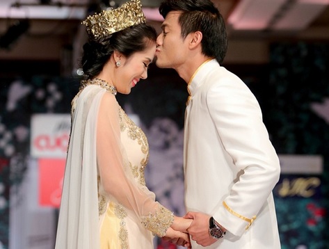 
Hình ảnh lãng mạn của Lê Phương và Quý Bình trong một show diễn thời trang cưới
