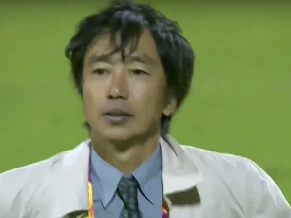 
Đôi mắt HLV Miura đã ngấn lệ sau khi U23 Việt Nam thất bại trước U23 Australia.
