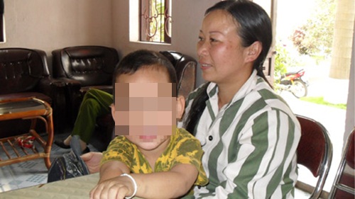 Nguyễn Thị Oanh và cậu con trai