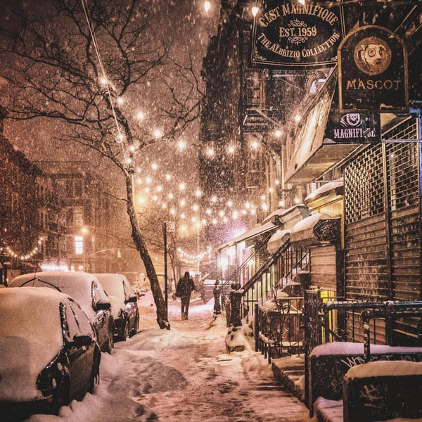 
Đây quả thực là mùa đông thần tiên cho tất cả người dân New YorkYork. Hy vọng đây sẽ là đợt đầu tiên và cũng là đợt bão tuyết cuối cùng của mùa này.
