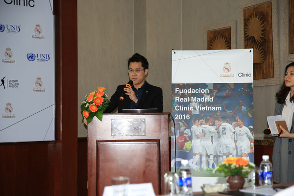 
Ông Lionel Wong - GĐĐH Quỹ Câu lạch bộ Real Madrid khu vực Đông Dương phát biểu trong buổi họp báo.
