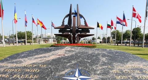 
NATO đã liên tục tiến về phía đông để bao vây Nga
