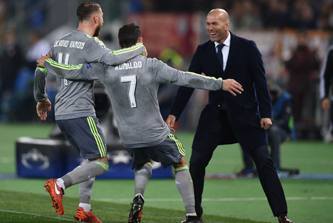 Chiến thắng mở toang cánh của đi tiếp cho thầy trò Zidane