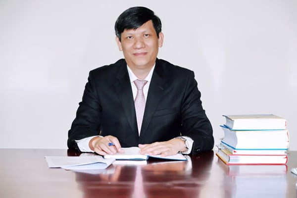 Thứ trưởng Bộ Y tế Nguyễn Thanh Long 