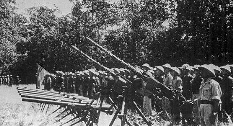 
Quân Giải phóng miền Nam Việt Nam với các hệ thống vũ khí Liên Xô
