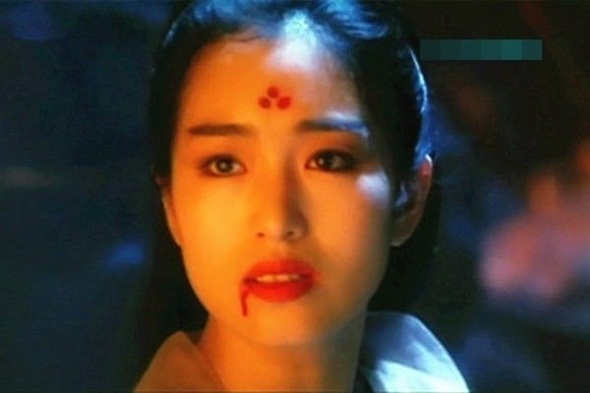 
Củng Lợi đẹp hút hồn với vai diễn Vu Hành Vân trong bộ phim điện ảnh Thiên long bát bộ chi Thiên sơn đồng lão.
