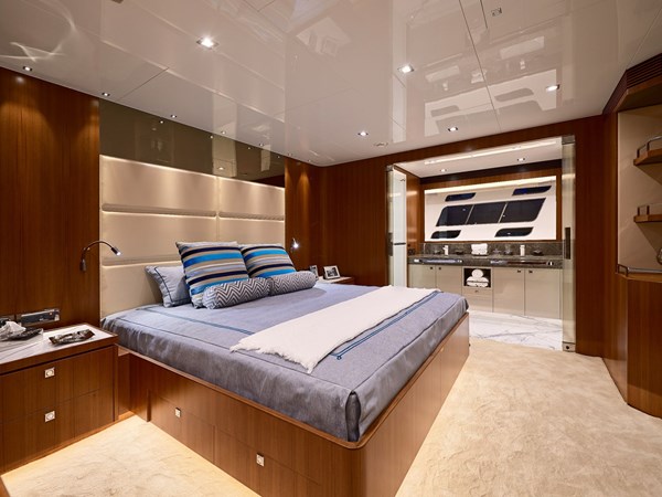 Horizon E88 có phòng dành cho chủ nhân, phòng cho khách VIP và 2 cabin lưu trú khác cùng với khu vực cho thủy thủ đoàn. Ảnh: Yachtvid