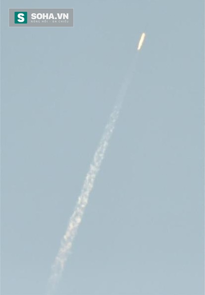 
Hình ảnh tên lửa Triều Tiên được phóng sáng nay do phóng viên Nhật Bản chụp từ tỉnh Liêu Ninh, Trung Quốc. Ảnh: Sohu
