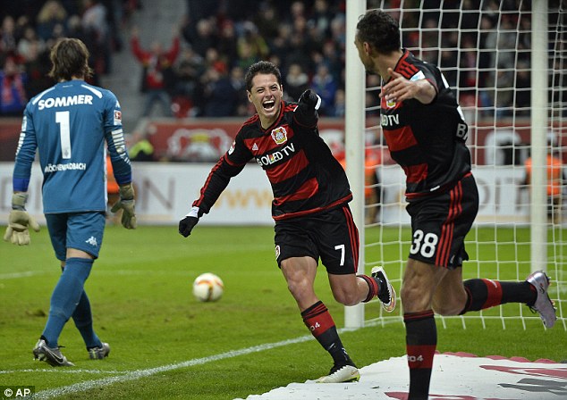 
Chicharito hiện là chân sút số 1 tại Bayer Leverkusen.
