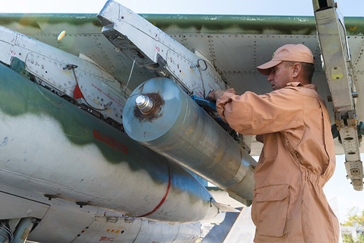 
Bom FAB lắp trên Su-25 là loại bom xuất xưởng đã trên 30 năm. Ảnh: Sputnik
