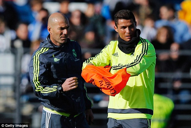 
Zidane sẽ đưa Ronaldo trở lại vị thế cầu thủ số 1 ở Real?
