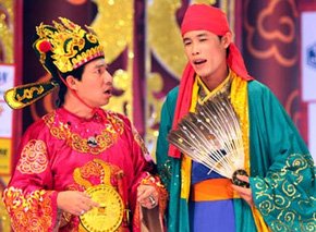 
Hiệp gà vai Gia Cát Dự trong Táo quân 2010
