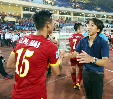 
HLV Miura không bảo vệ nổi Quế Ngọc Hải, làm suy yếu U23 Việt Nam ở VCK U23 châu Á.
