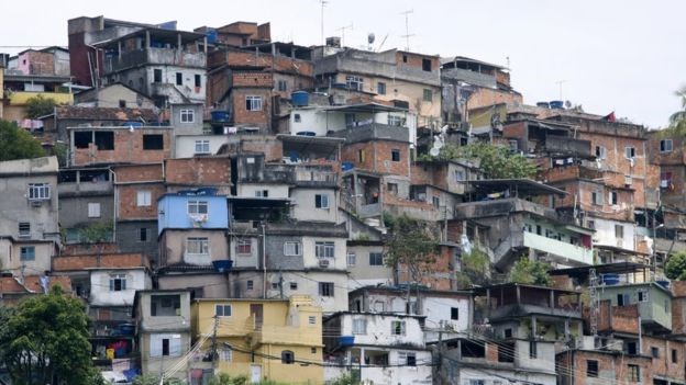 Khu ổ chuột Rio, Brazil nơi Assis sinh ra và lớn lên.
