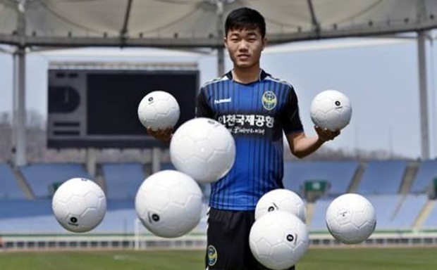 
Xuân Trường vẫn chưa được Incheon United bố trí ngồi dự bị, chứ đừng nói ra sân.
