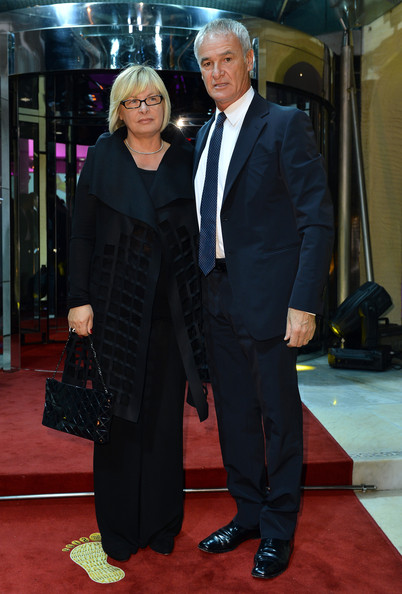 
HLV Ranieri và vợ.
