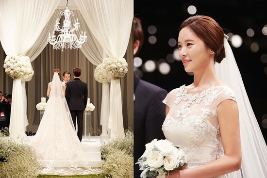
Mỹ nhân của She was pretty đã tổ chức đám cưới với Lee Young Don, một tay golf chuyên nghiệp và là giám đốc của một công ty sản xuất thép vào ngày 26 tháng 2 năm nay. Đám cưới của cô đã có sự tham dự của nhiều nhân vật nổi tiếng trong làng giải trí như Park Seo Joon, Ji Sung, Oh Yoon Ah...
