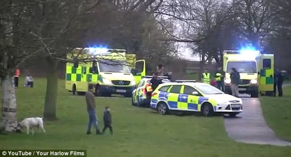 
Nhà phao tại Công viên Harlow bị thổi bay khiến một bé gái 7 tuổi tử vong.
