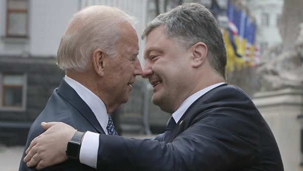 Phó Tổng thống Mỹ Joe Biden và Tổng thống Ukraine Poroshenko.