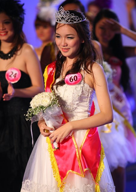 Thảo My khi đăng quang Miss Teen 2011.