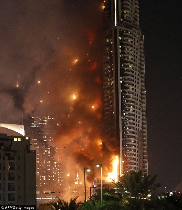 
Vụ hỏa hoạn xảy ra tại tòa nhà 63 tầng ở Dubai. Không có ai thiệt mạng trong đám cháy.
