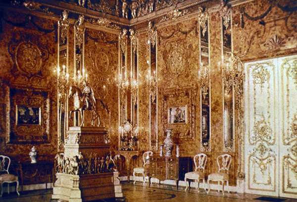 Căn phòng hổ phách được chế tác hoàn chỉnh tại cung điện Catherine