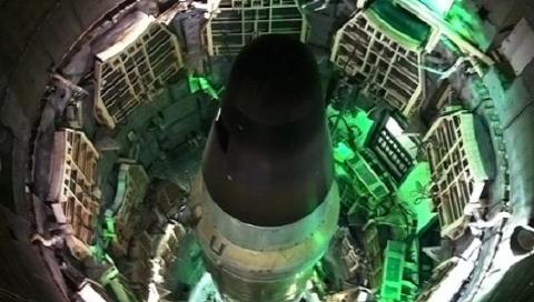 Cận cảnh giếng phóng ICBM LGM-30 Minuteman-III