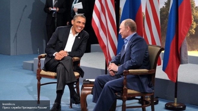 Tổng thống Mỹ Obama và Tổng thống Nga Putin (bên phải).