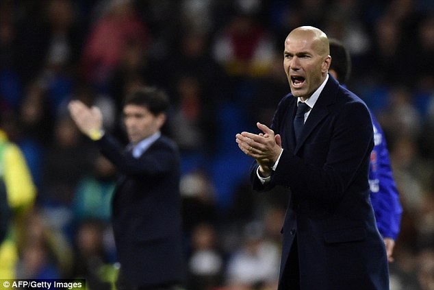 HLV Zidane vừa mừng vừa lo sau chiến thắng 3-0 trước Villareal.