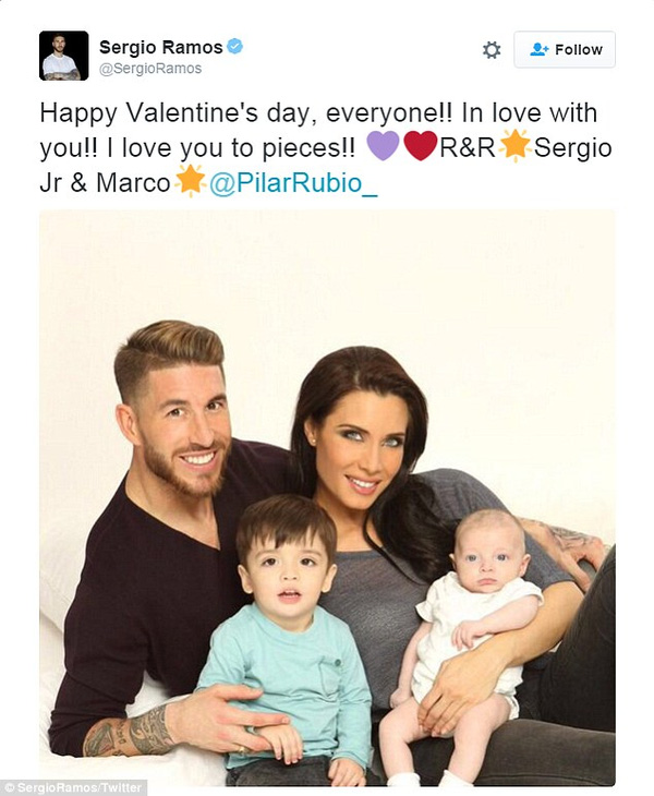 Trung vệ Sergio Ramos (Real Madrid) đăng ảnh gia đình hạnh phúc cùng lời chúc: Chúc mừng ngày Valentine, mọi người đều được hạnh phúc trong tình yêu. Gửi đến tất cả tình yêu của tôi Sergio Jr, Marco và PillarRubio.
