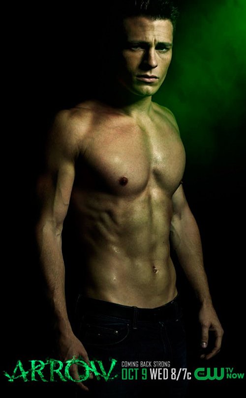 
Colton Haynes trên poster bộ phim Arrow.
