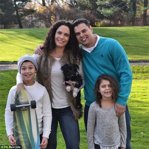Nathalia cùng con trai Bryan (9 tuổi), con gái Olivia (6 tuổi) và chồng là anh Gilson.
